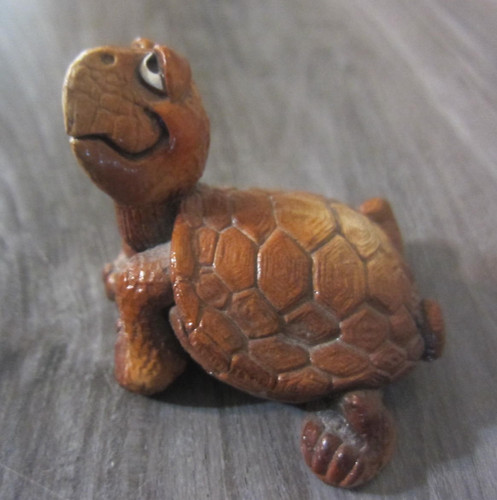 Turtle figurine textured - textured, shell